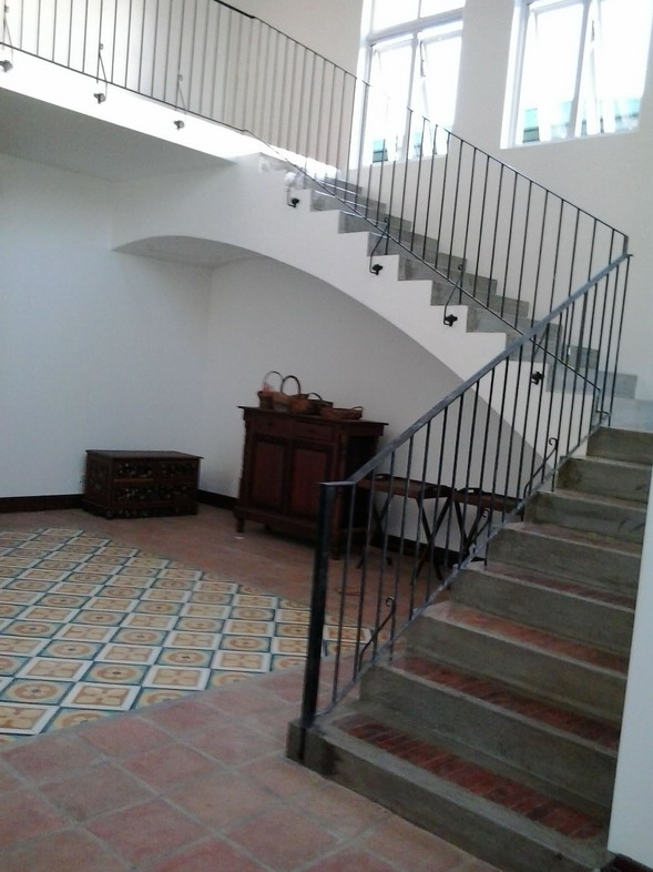 Stair Railing in Wrought Iron Square Bar Scalop Design