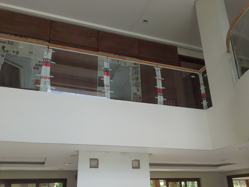 Frameless Glass in Winding Staircase using Curved Clear Tempered Glass