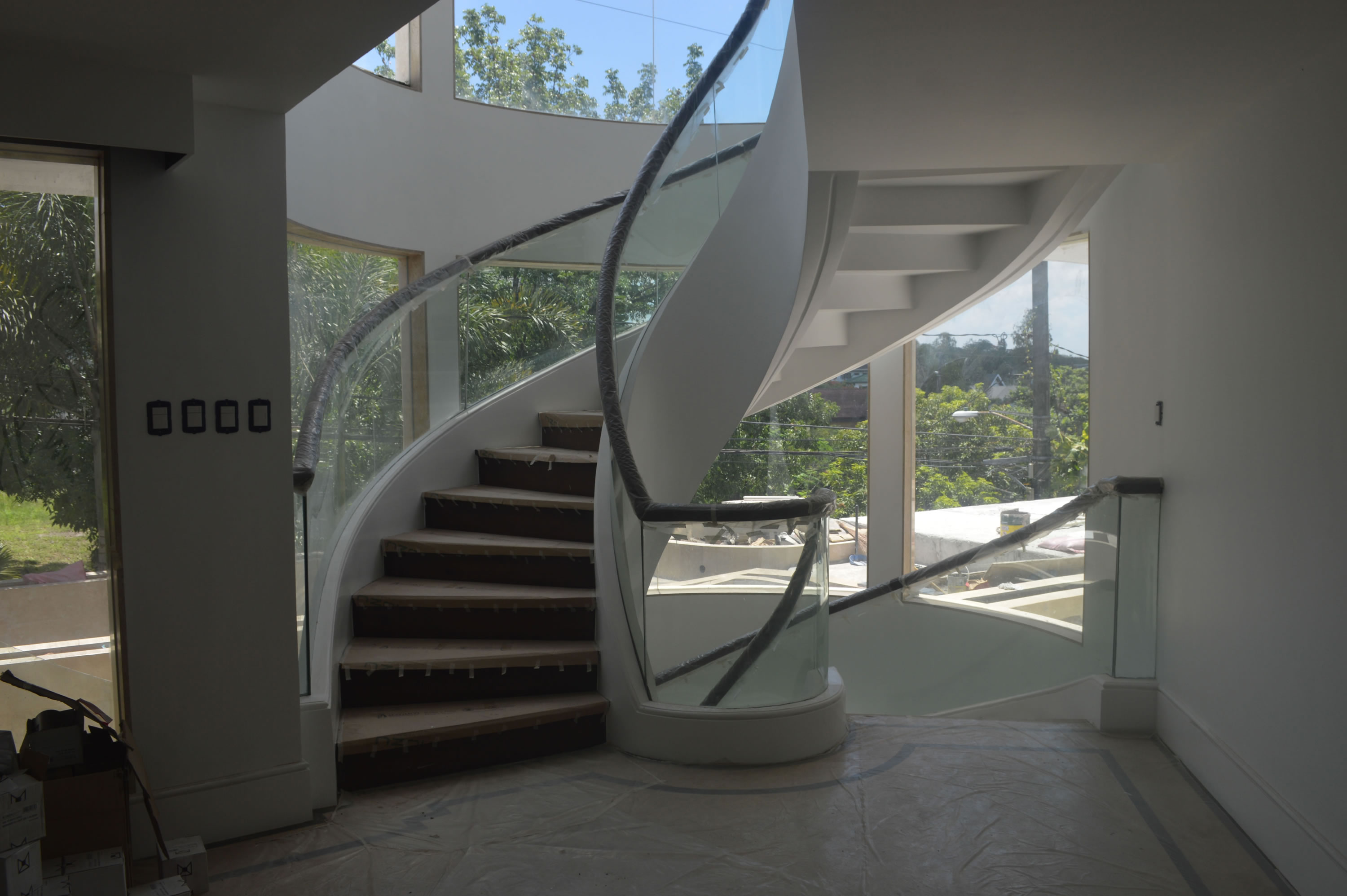 Glass Railing Curved | Cavitetrail, Glass Railings ...
