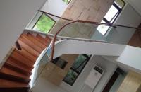 Frameless Glass Staircase